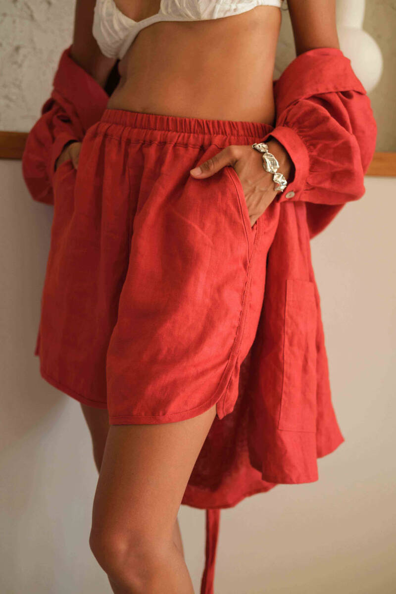 Hening Short - Maroon